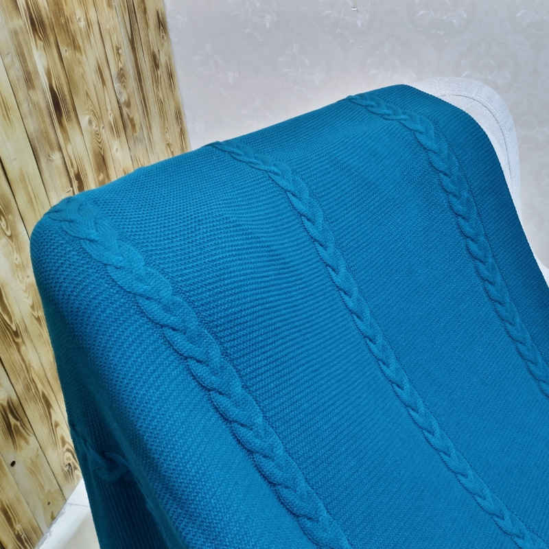 Plaid Tricoté Doux & Léger pour Canapé et Lit Modèle Azin