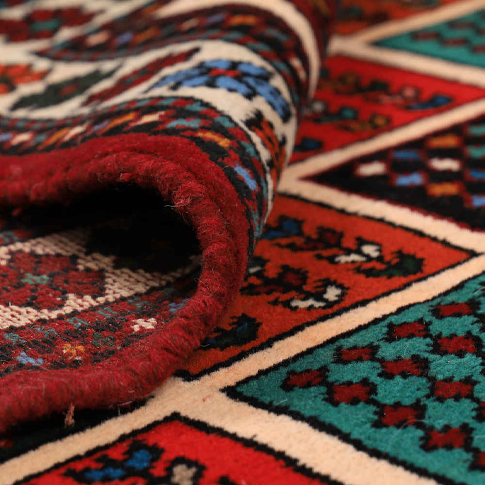 Tapis persan en laine tribal noué à la main Katayoun