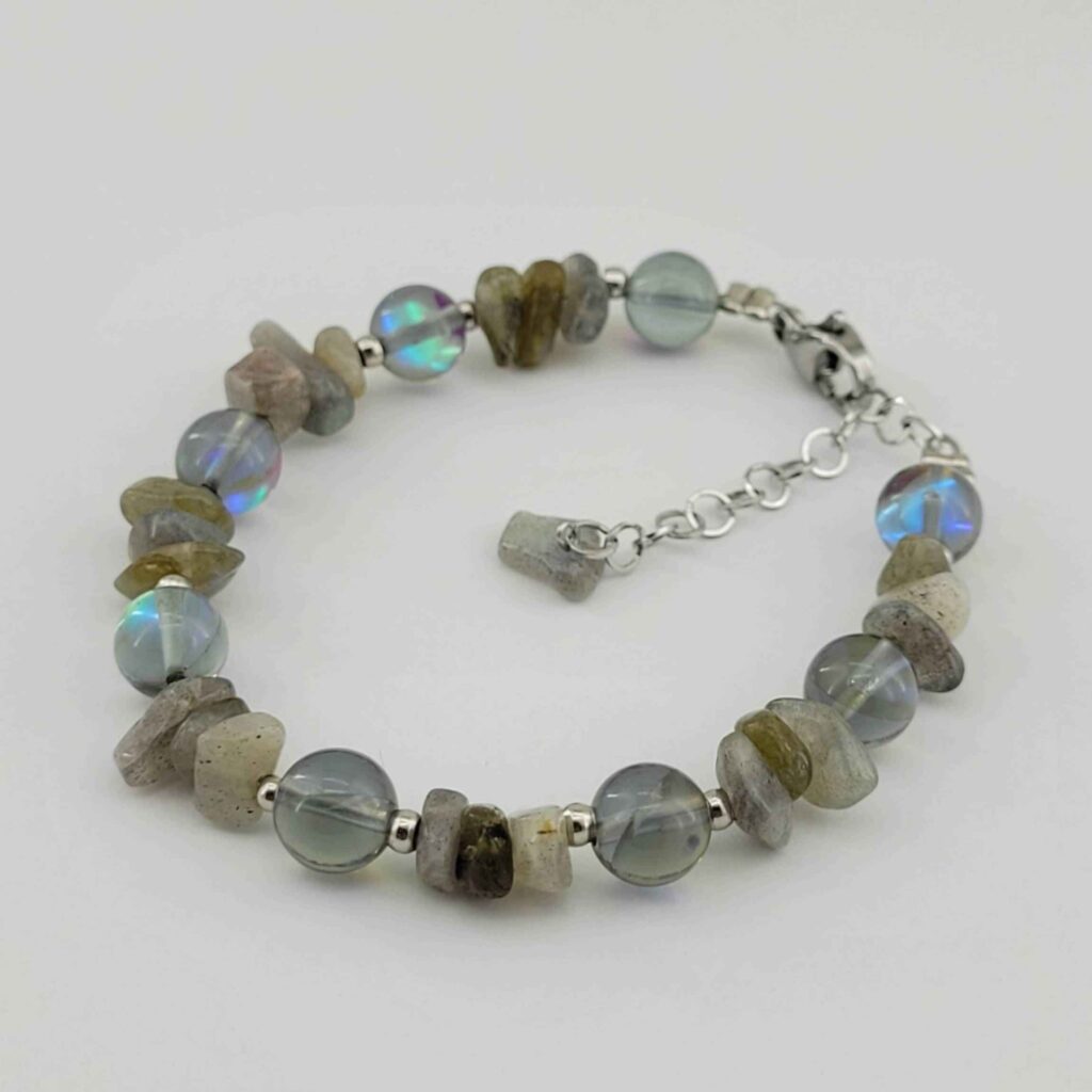 Bracelet Perlé pour Femme – Labradorite & Cristal