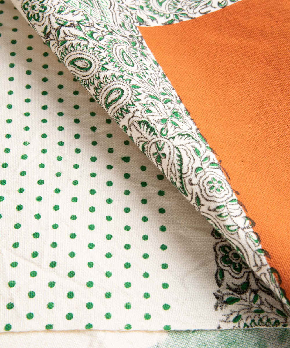 Chemin de table en lin imprimé au block fait main Borna