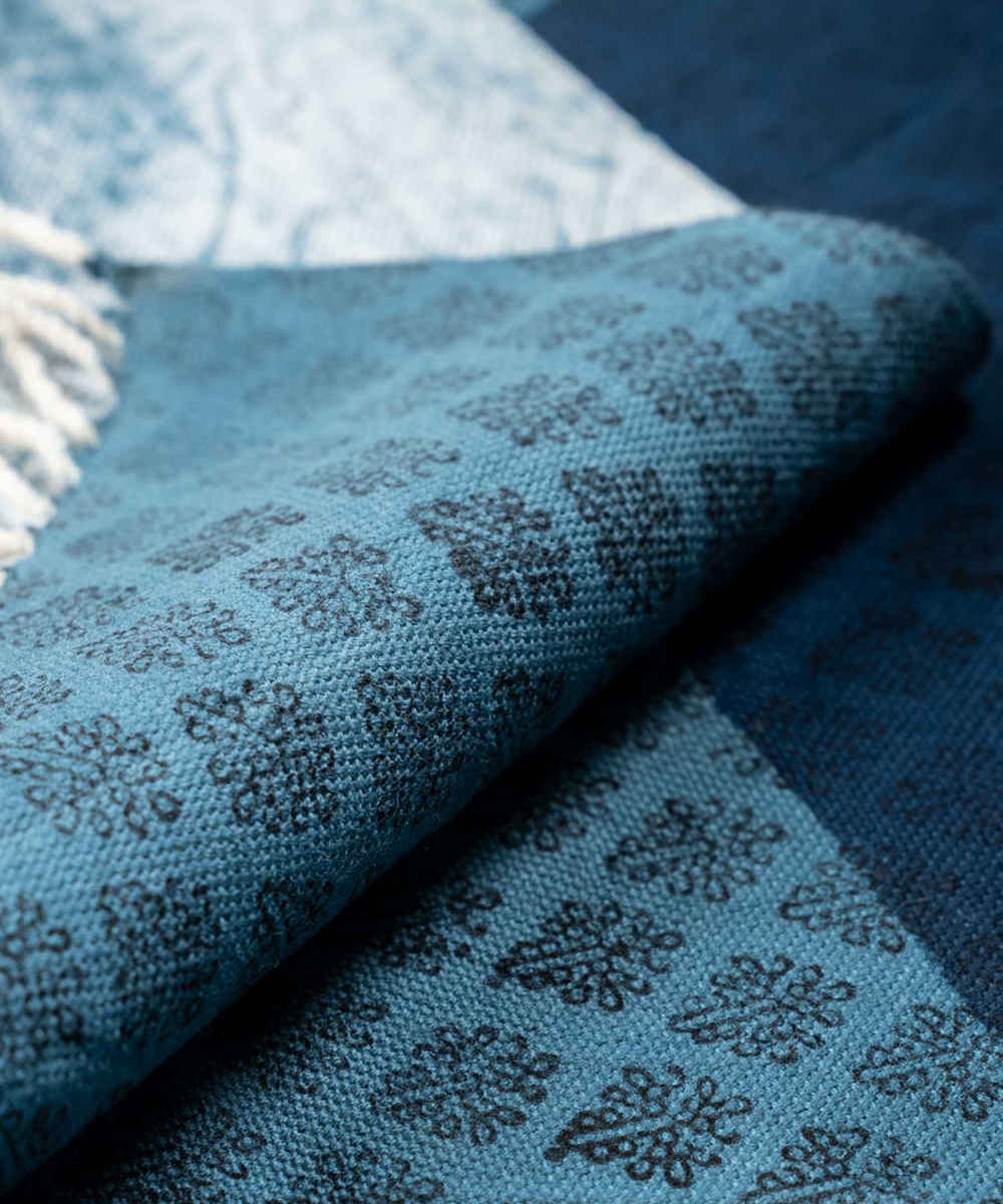 Chemin de table en lin imprimé au block fait main Keshtzaar