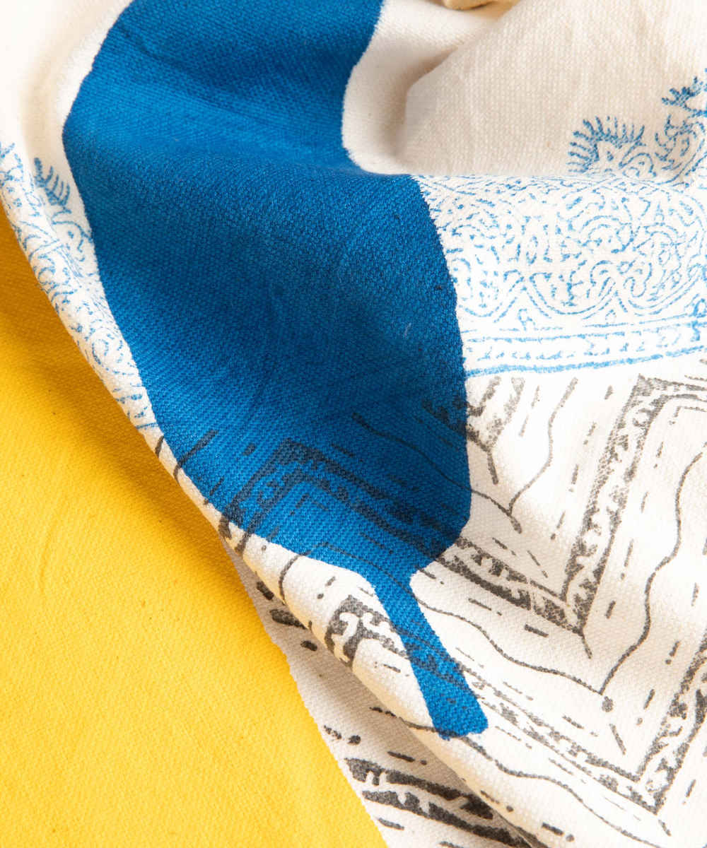 Chemin de table en lin imprimé au block fait main Sarv Ghajar