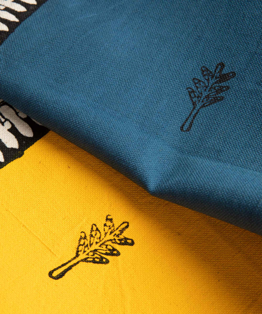 Chemin de table en lin imprimé au block fait main Techra