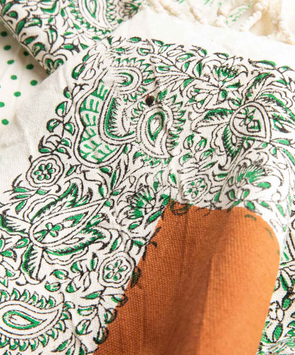 Nappe en lin imprimé au block modèle Badam