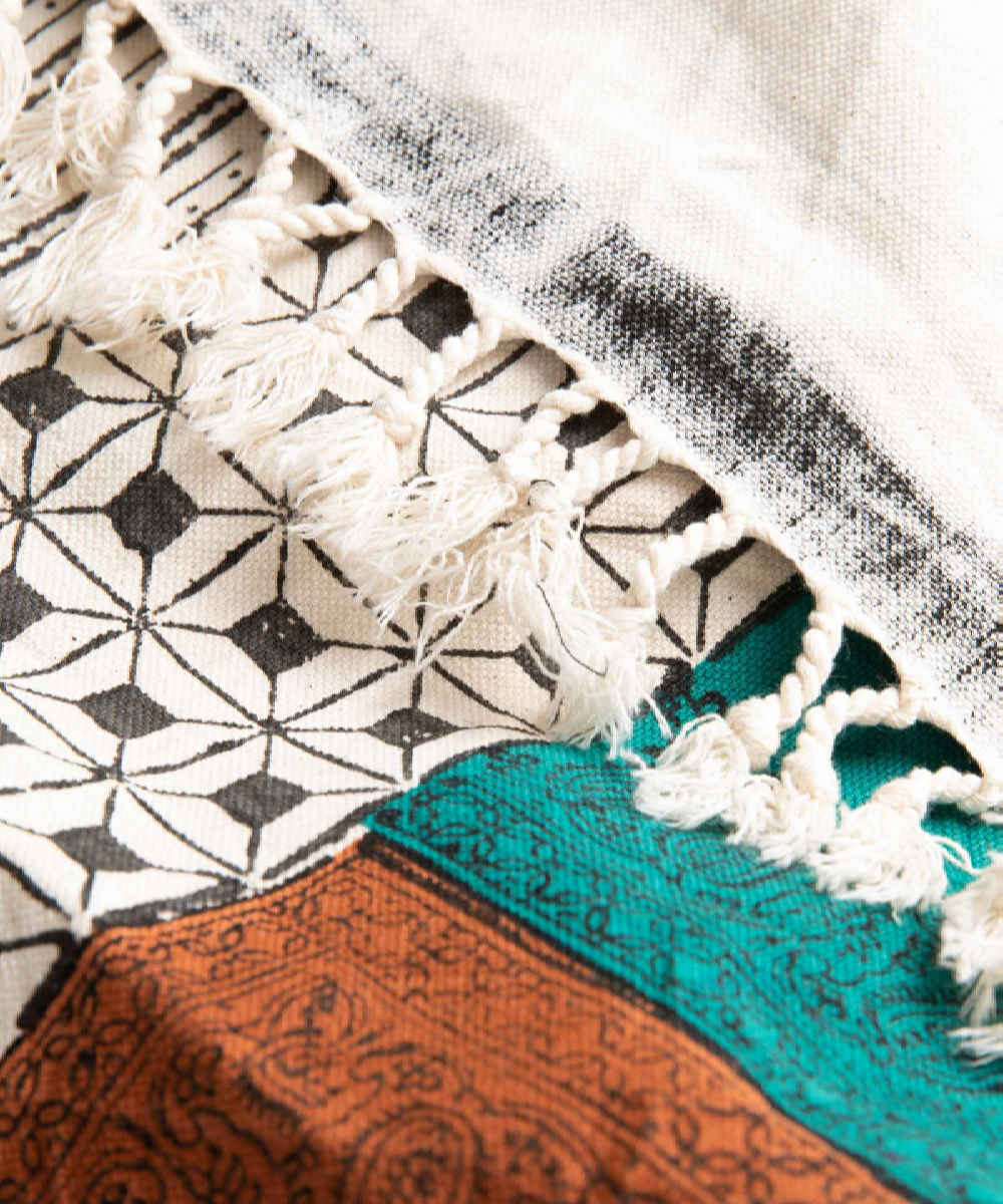 Nappe en lin imprimé au block modèle Paeez