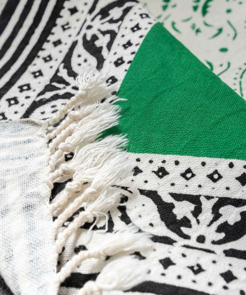 Nappe en lin imprimé au block modèle Sarvin