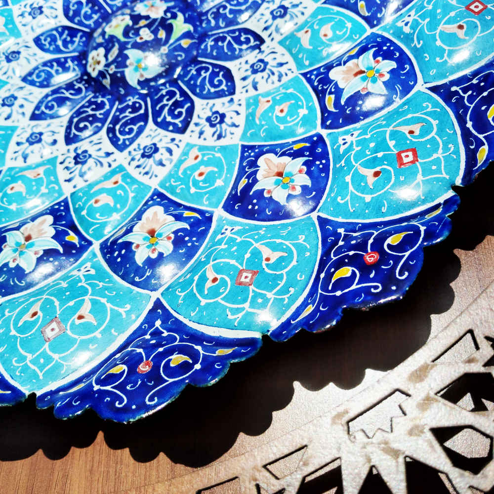 Assiette Décorative en Cuivre Peinte à la Main avec Émail Persan Minakari Mahta