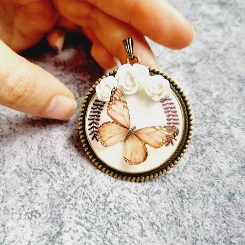 Pendentif Collier Résine Femme Artisanal Parvaneh