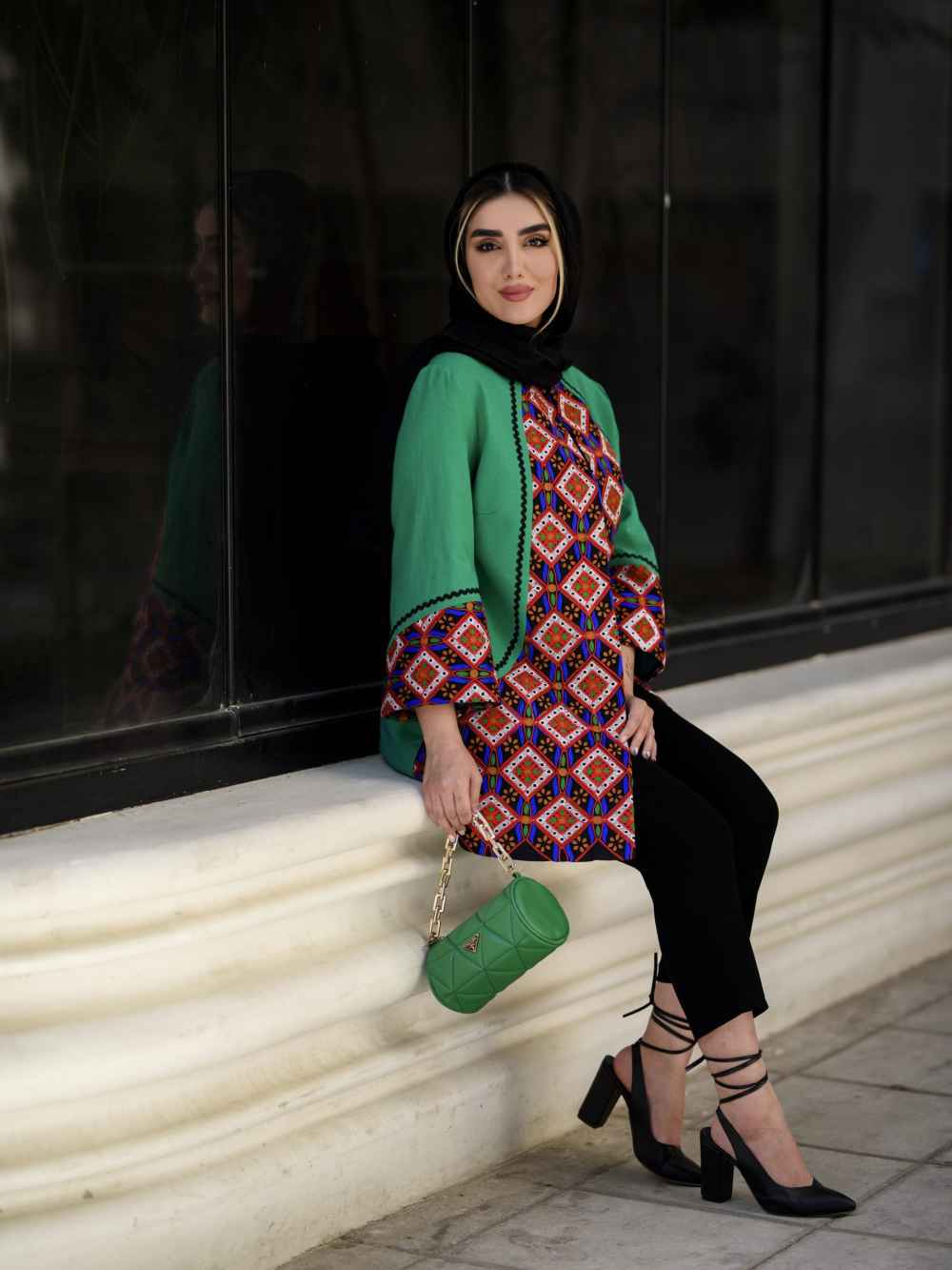 Manteau brodé persan modèle Chista