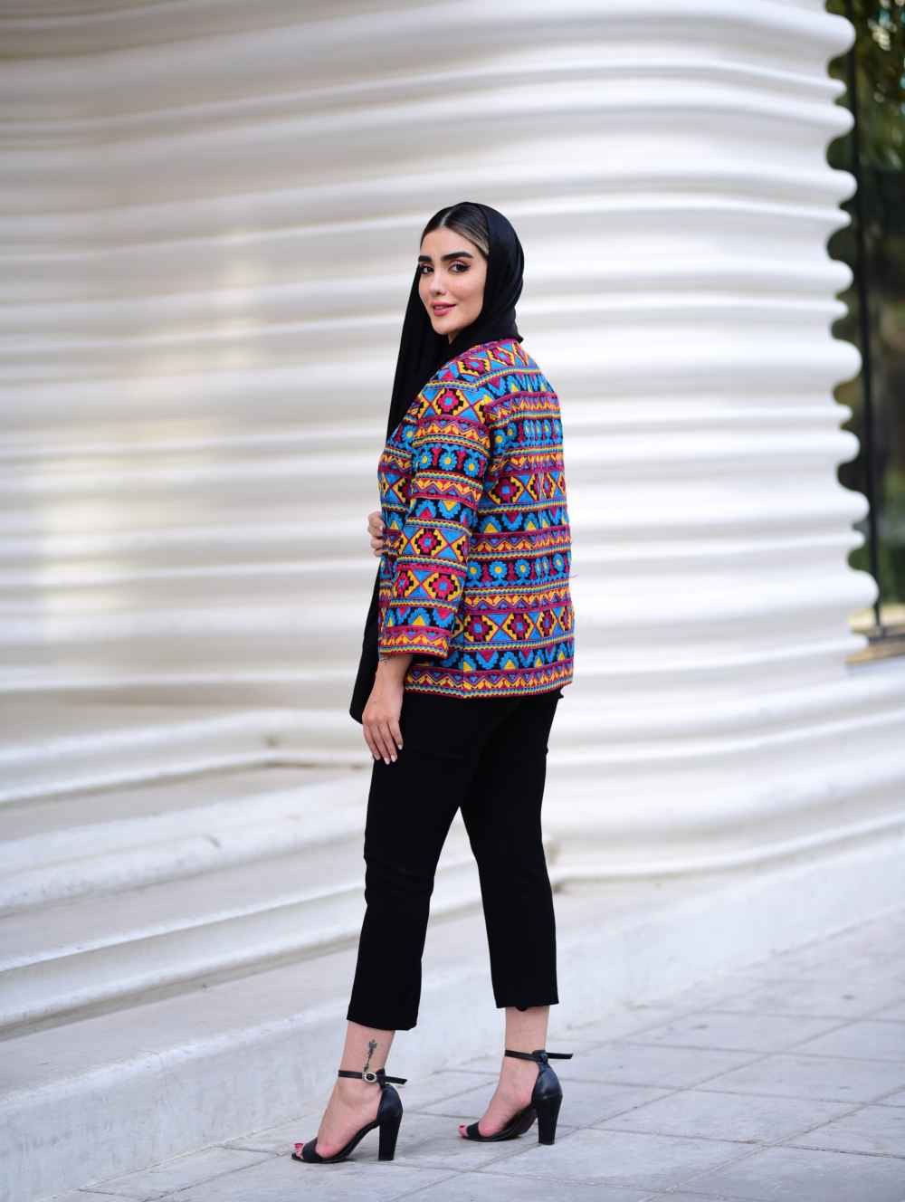 Ensemble manteau brodé persan & pantalon modèle Taraneh