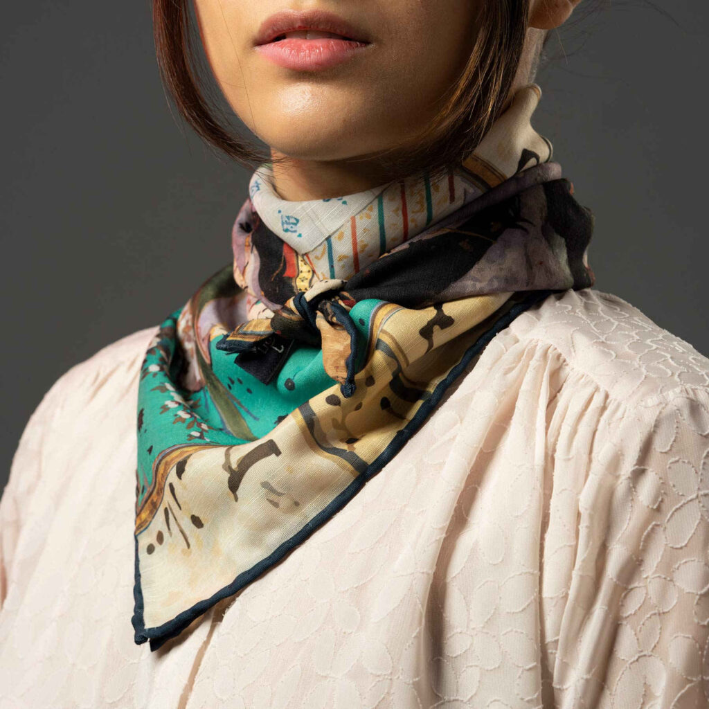 Foulard en soie persane pour femme - Luxe et vibrant carré Khosro o Shirin