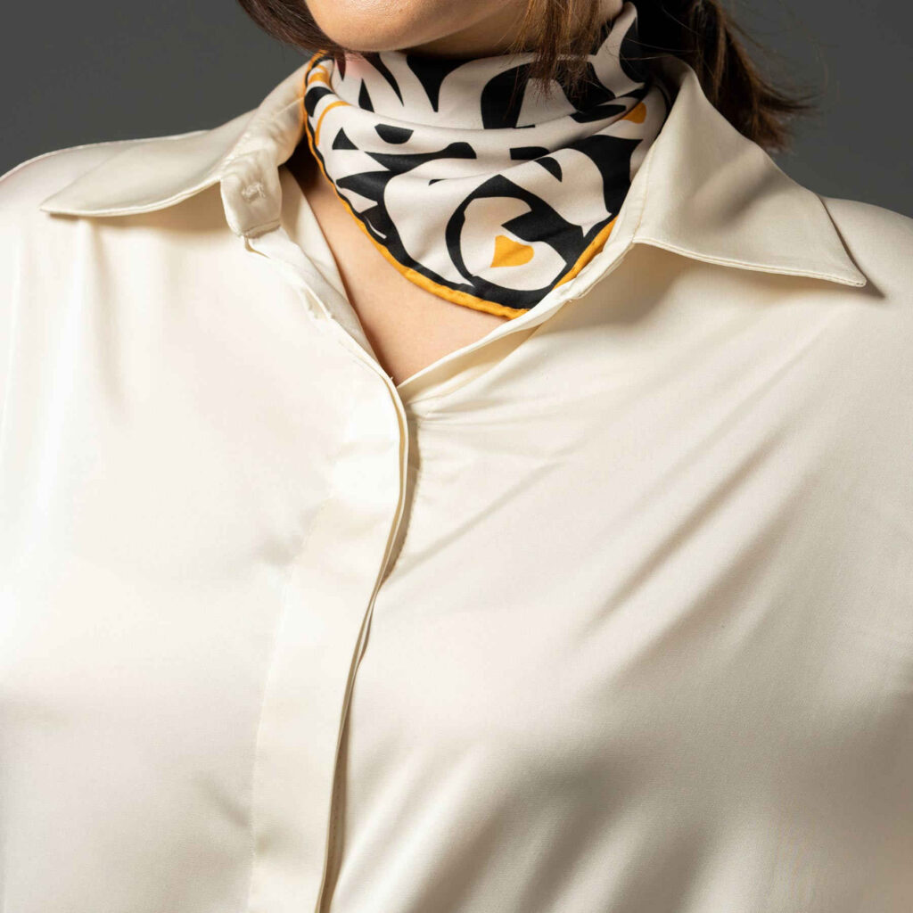 Foulard en soie persane pour femme - Luxe et vibrant carré Khial