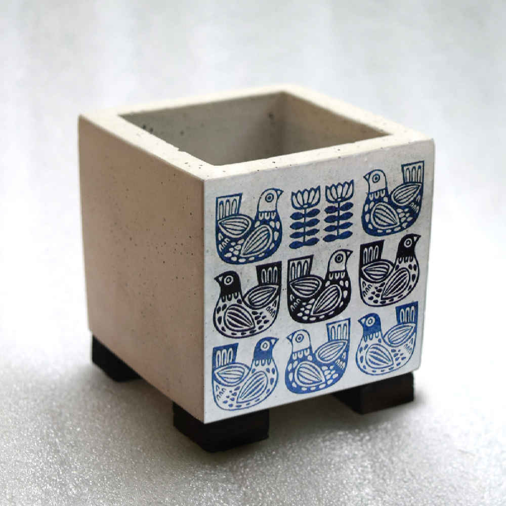 Vase décoratif persan en béton carré modèle Pigeon