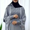 Abaya papillon élégante pour femmes musulmanes – Tissu crêpe gris doux