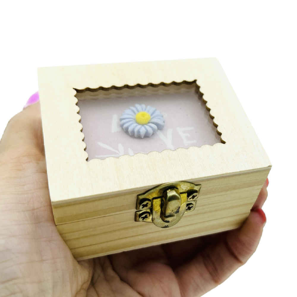 Boîte à Musique à Manivelle en Bois – Modèle Fleur