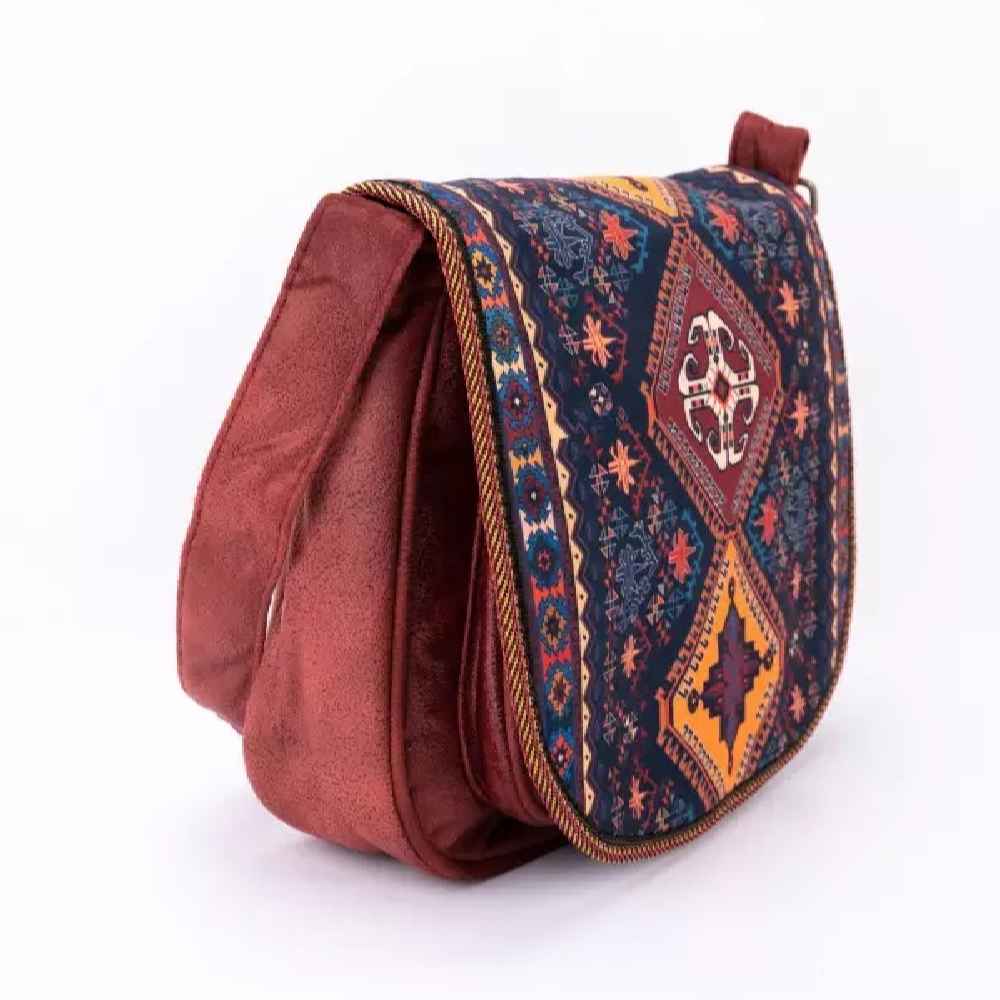 Sac à bandoulière fait main avec design géométrique