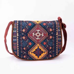 Sac à bandoulière fait main avec design géométrique