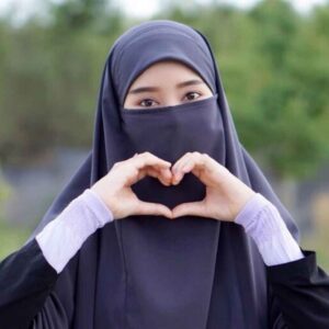 Foulard en Crêpe Islamique Gris Foncé & Demi-Niqab pour Femmes