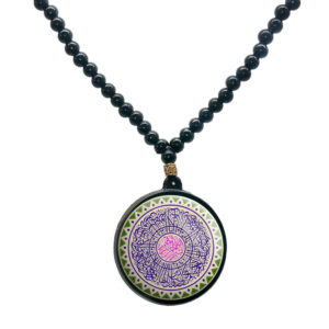 Collier perlé islamique avec pendentif rond Azim