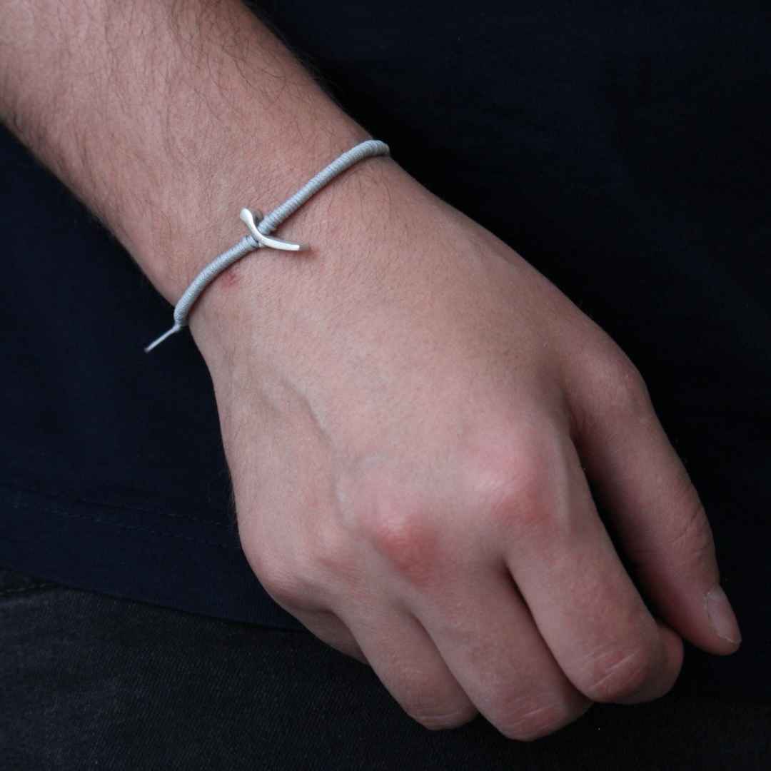 Bracelet en fil argenté persan minimaliste – Modèle Mim