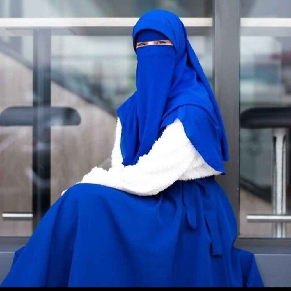 Foulard Carré Islamique Bleu Royal & Demi-Niqab pour Femmes