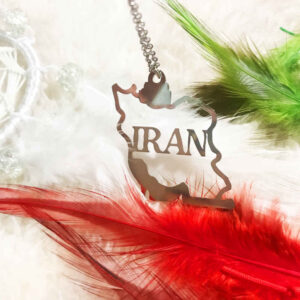 Collier minimaliste avec le design de la carte de l’Iran