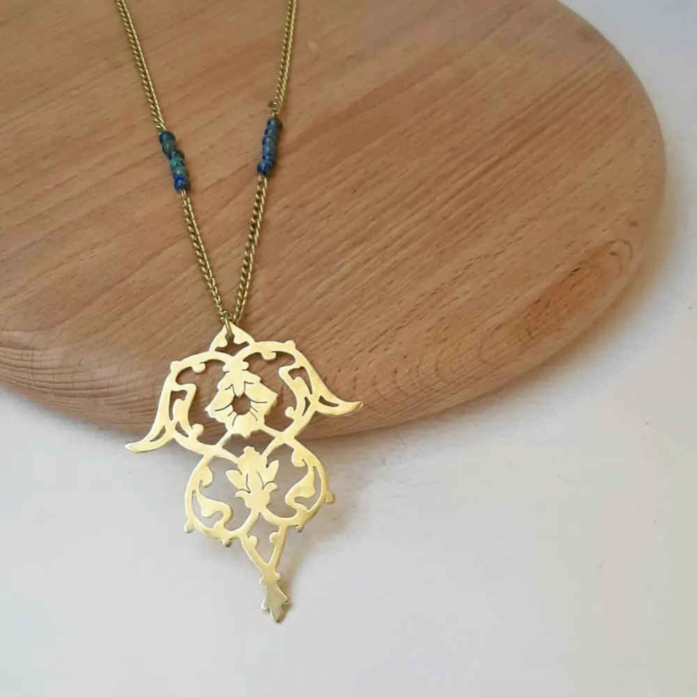 Collier en Laiton avec Thème Minimaliste Inspiré de la Culture Persane Baran