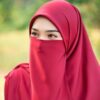 Foulard Carré Islamique Rouge & Demi-Niqab pour Femmes