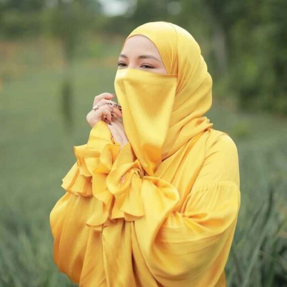 Foulard Carré Islamique Jaune & Demi-Niqab pour Femmes