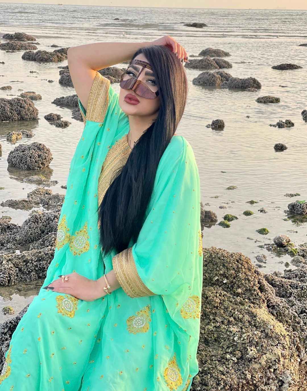 Burqa Omanienne Fait à la Main – Burqa du Golfe Modèle Jonoob