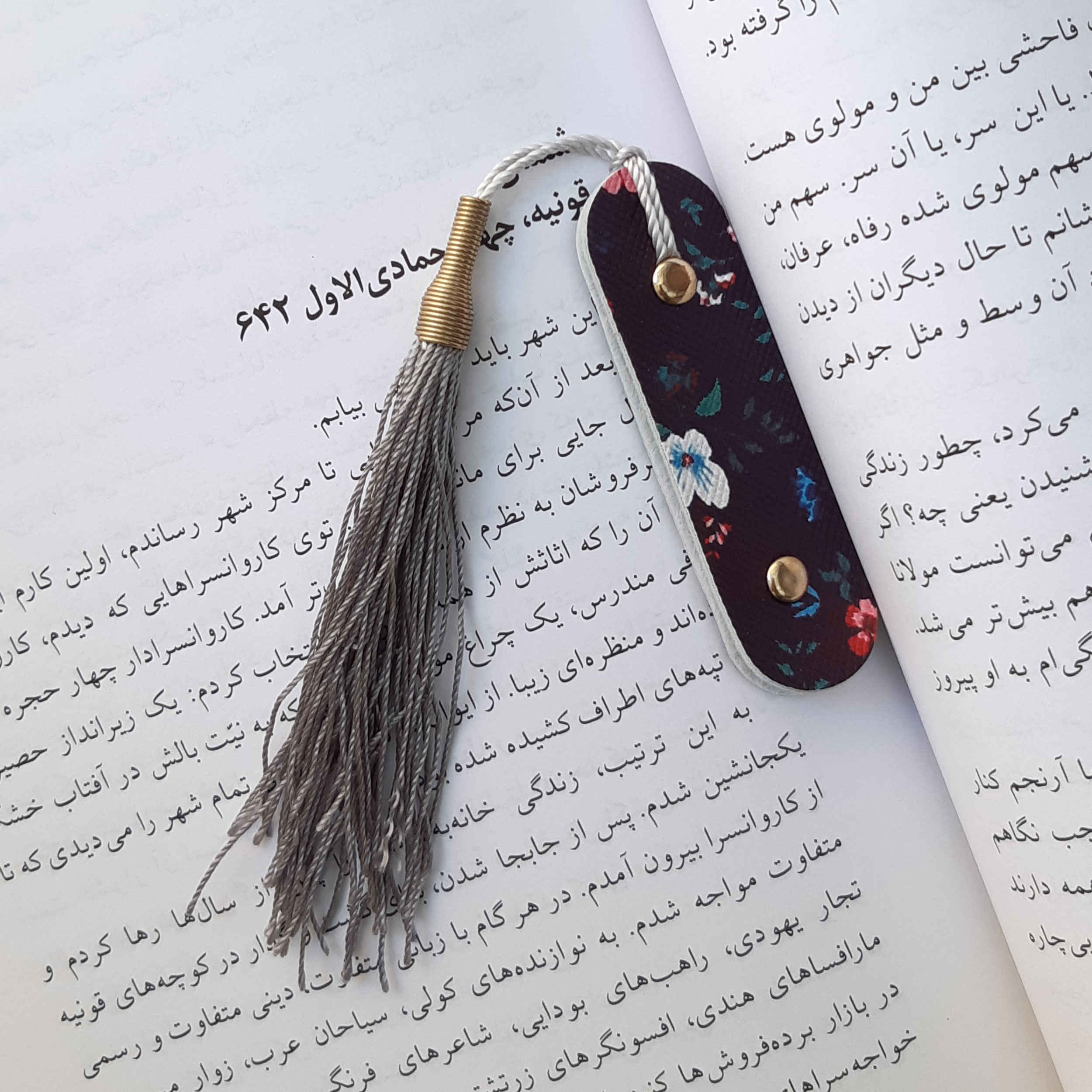 Marque-page en cuir noir – Modèle Golgoli