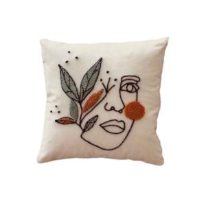Housse de Coussin Punch Needle – Design Visage Brodé