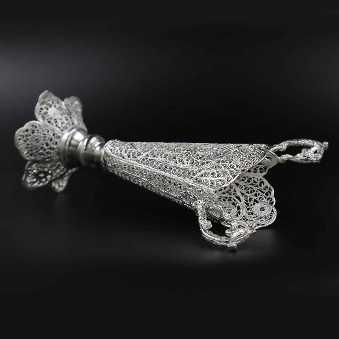 Vase décoratif en filigrane persan recouvert d’argent modèle Trumpet Ermia