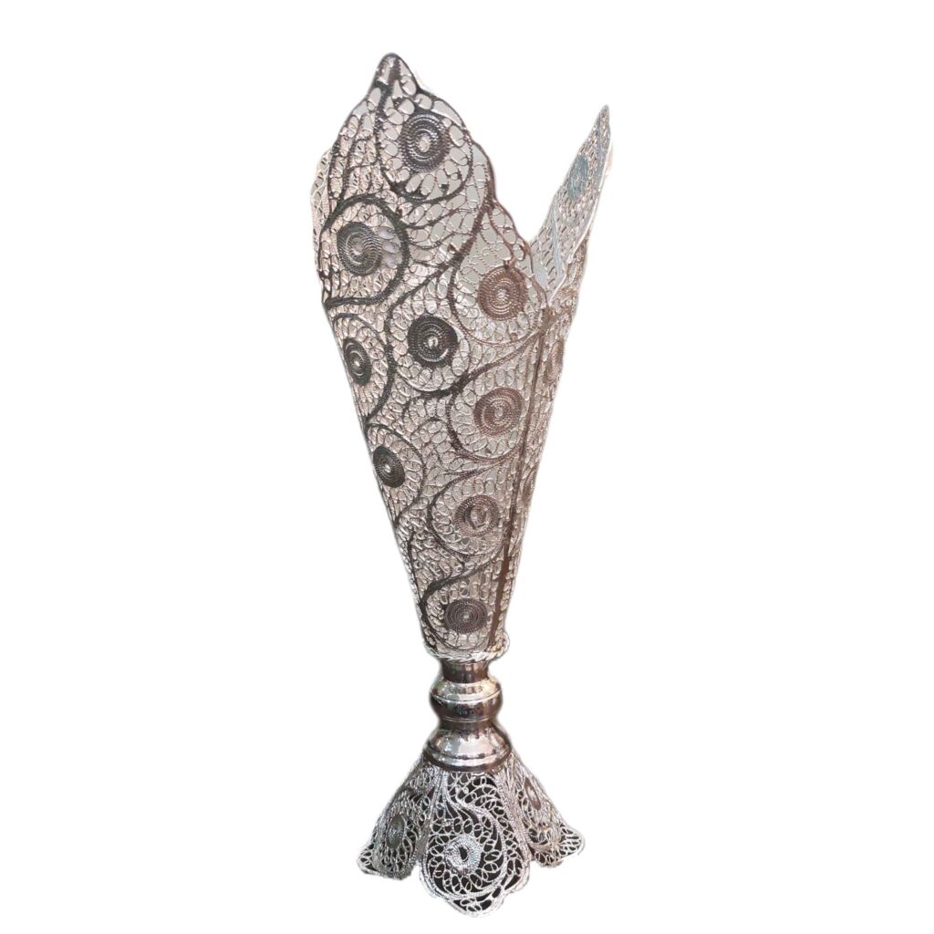 Vase décoratif en filigrane persan recouvert d'argent modèle Trumpet Farnaz