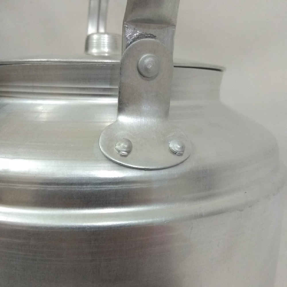 Bouilloire légère pour camping modèle Majlesi – Compatible avec les feux de camp