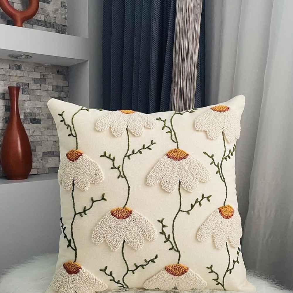 Housse de Coussin Punch Needle – Design Camomille Blanche Brodé