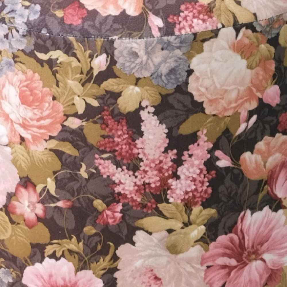 Pouf rond en velours avec design floral modèle fleurs