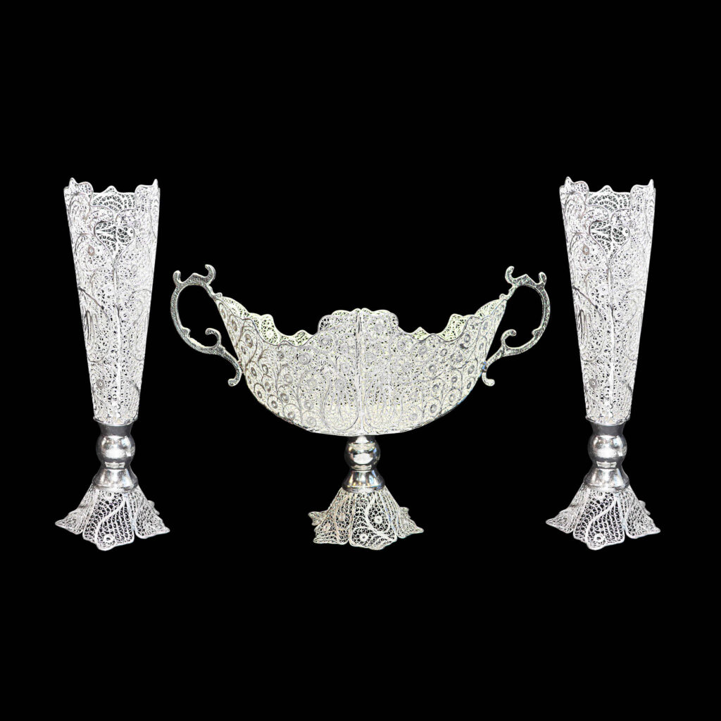 Set de 3 vases décoratifs en filigrane persan recouvert d'argent et bol