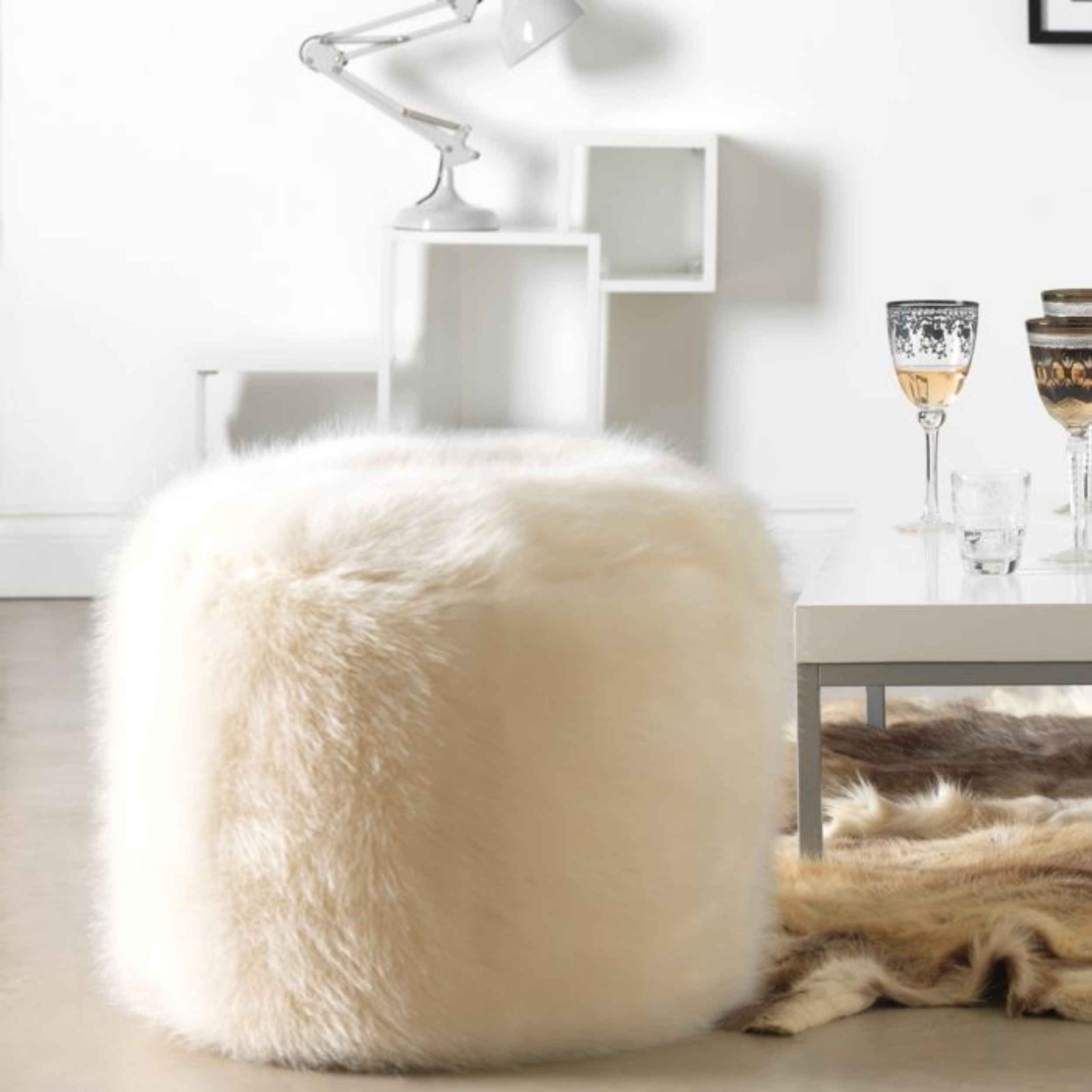 Pouf rond en fausse fourrure douce modèle Khaz