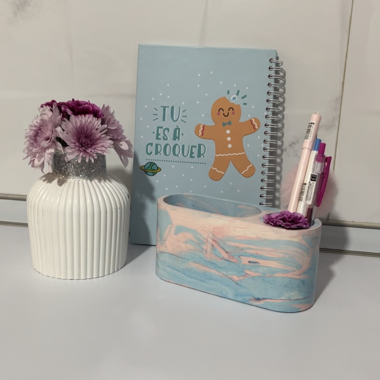 Porte-stylo en pierre pour bureau avec design marbré modèle Sana