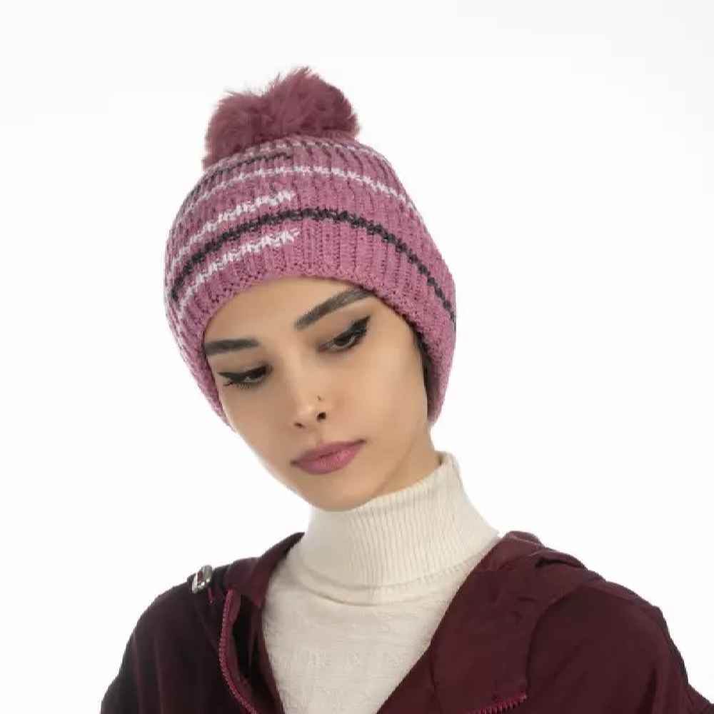 Bonnet d’hiver en tricot pour femmes – Modèle Lignes