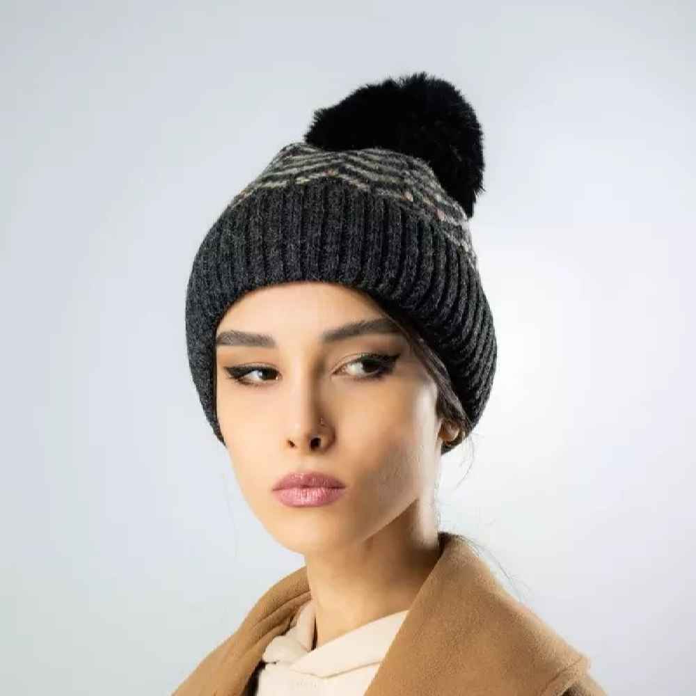 Bonnet d’hiver en tricot pour femmes – Modèle Zigzag