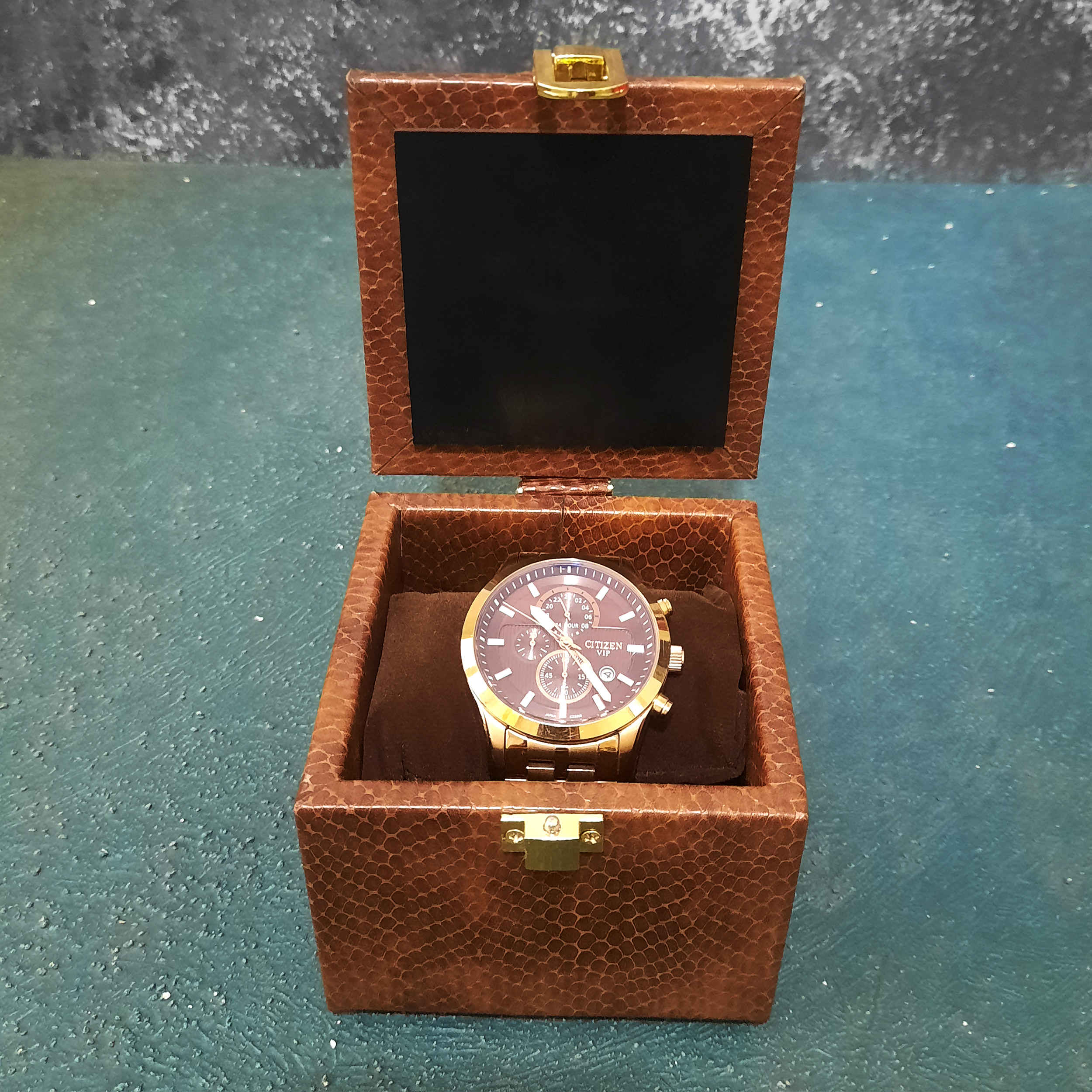 Boîte à Montre en Bois avec Couvercle en Cuir Synthétique – Emplacement Unique