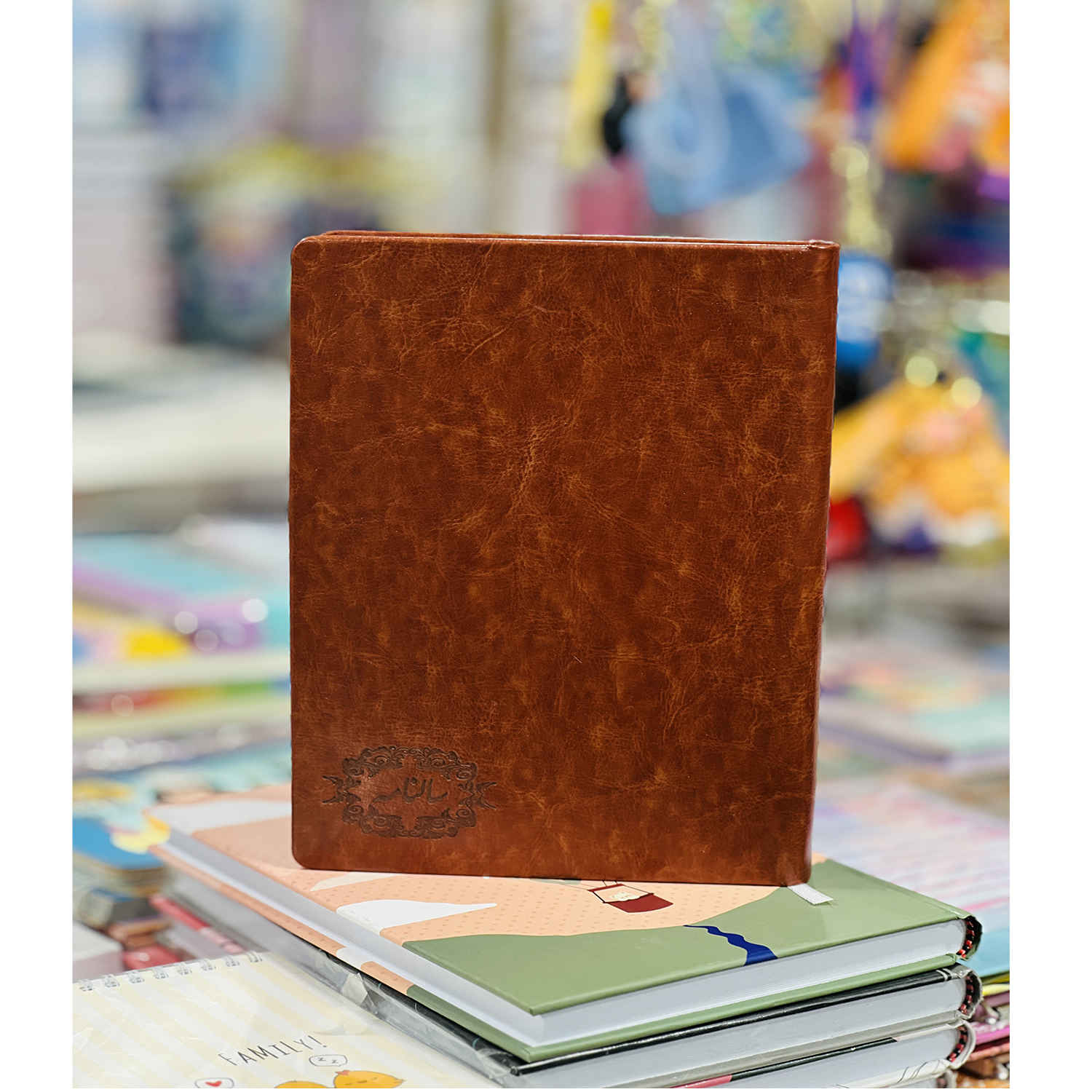 Carnet de planification quotidienne du calendrier persan 1403 modèle Vendredi Séparé