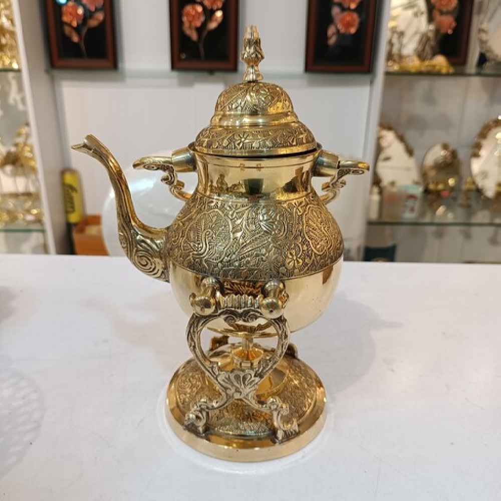 Théière en laiton gravée à la main avec design gravé élégant Tala