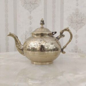 Théière en laiton gravée à la main avec design gravé élégant Bahar