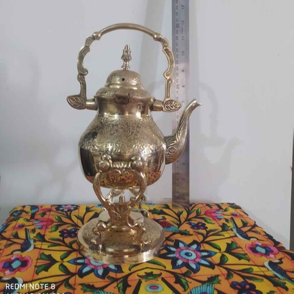Théière en laiton et réchaud gravés à la main avec design gravé élégant Golden