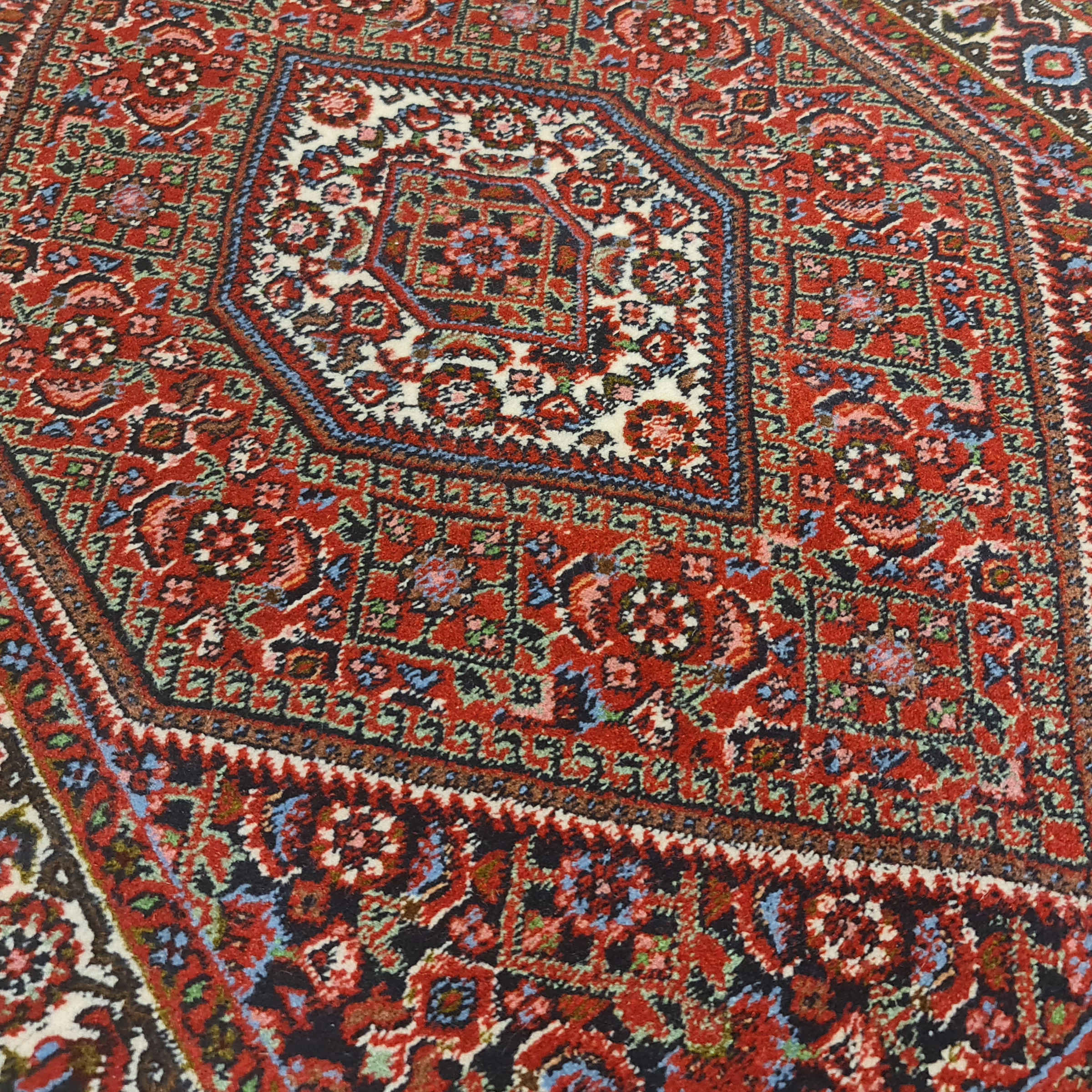 Tapis persan noué à la main chef-d’œuvre Zanjan motif Herati en laine