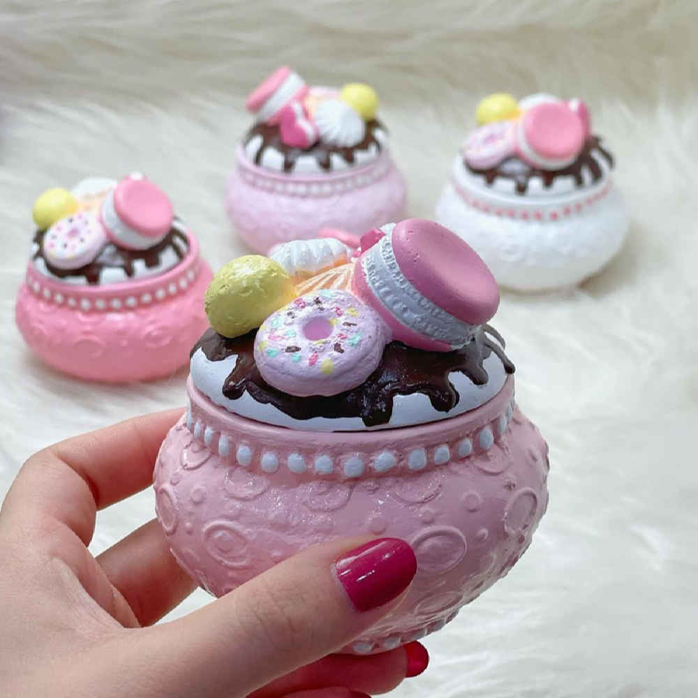 Boîte à bijoux en polyester avec design gourmand modèle Macaron