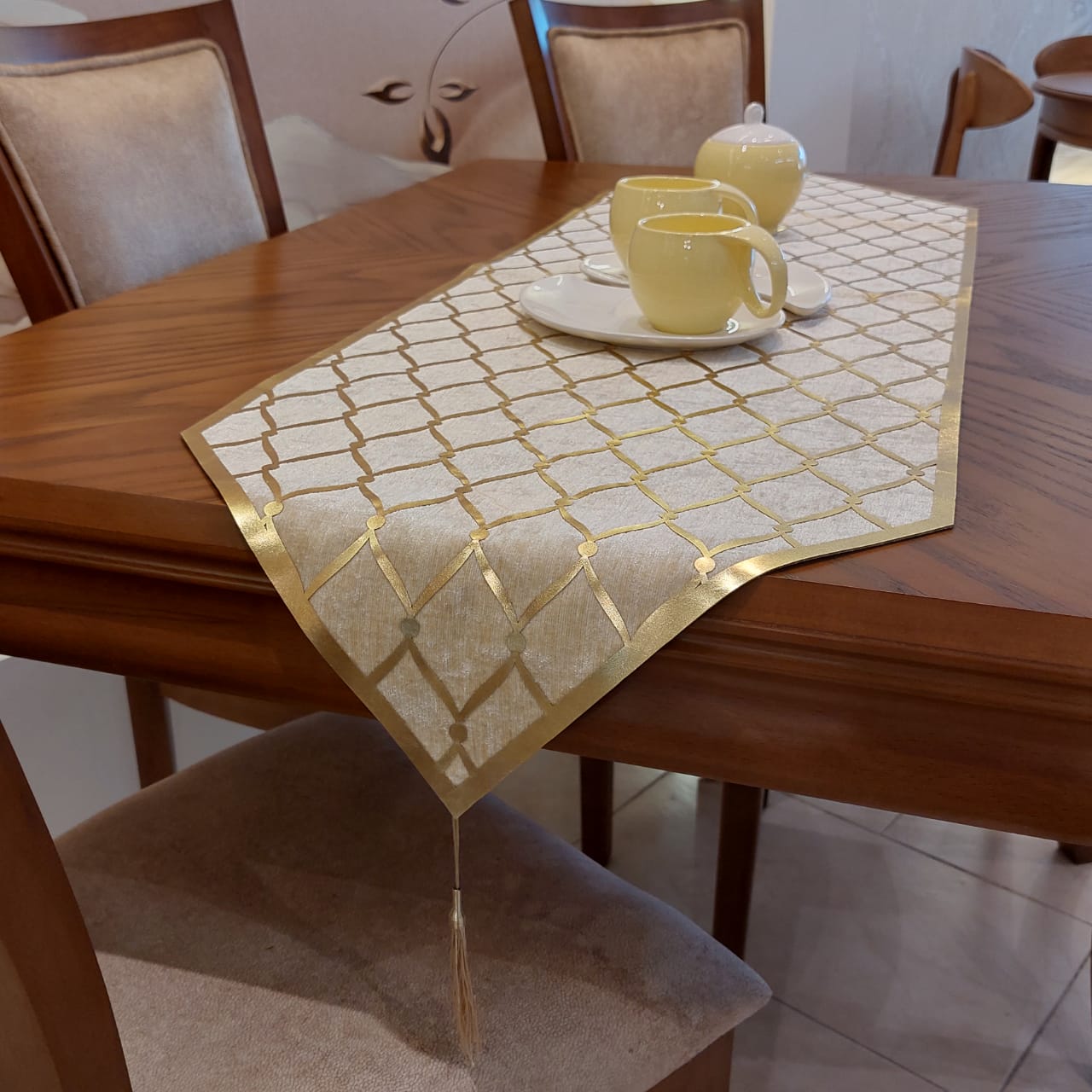 Couverture de Table en Cuir & Velours Idéale pour le Design de Maison